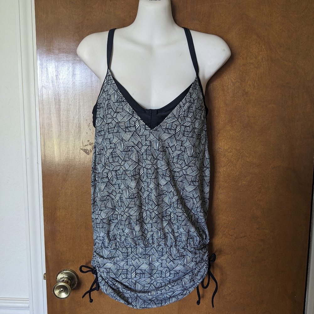 Athleta Black Laguna Side Scrunch Tankini Bathing Suit Swim Top Size 36 B/C
